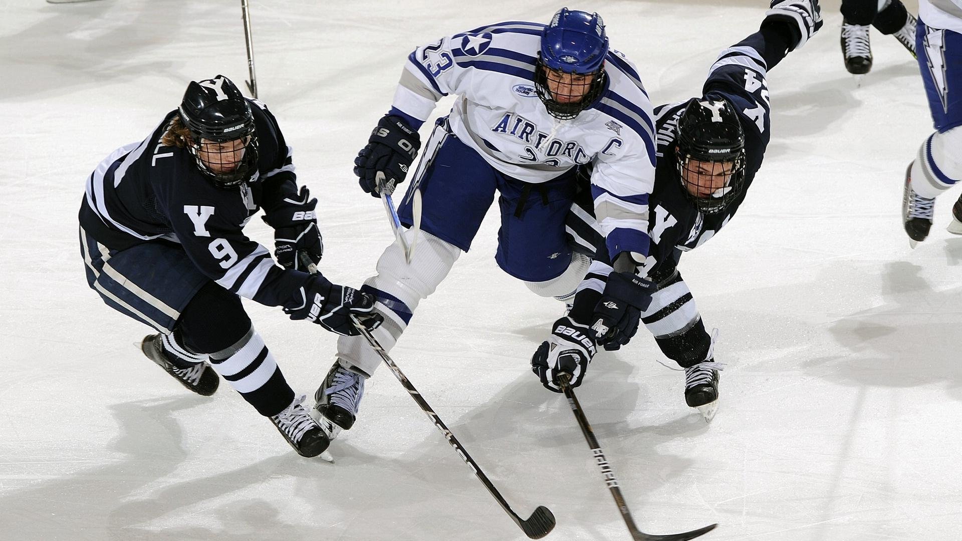 拜仁控球主导比赛，展现德系统治力，拜仁官方